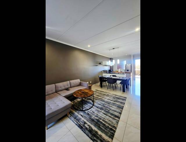2 BEDROOM APARTMENT FOR SALE IN BRYANSTON